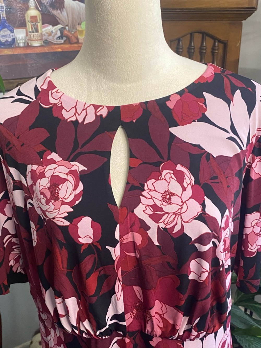 London times Floral Keyhole Midi Dress in Burgundy and Pink - Picture 2 of 4